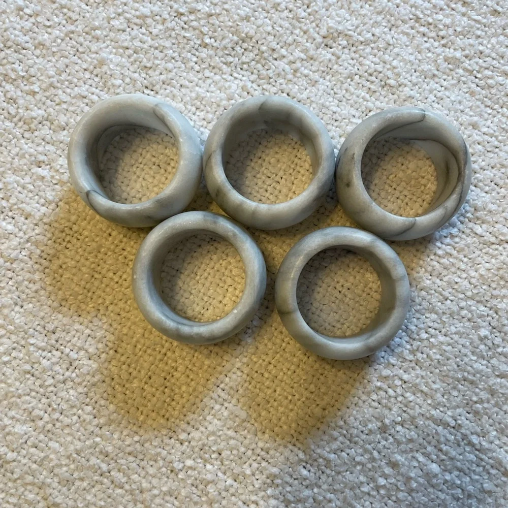 Crate & Barrel Marble Naplin Rings (5)